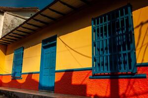 lindo Antiguidade ruas do a herança Cidade do honda localizado dentro a departamento do tolima dentro Colômbia foto