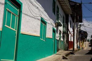 lindo rua do a herança Cidade do salamina localizado às a Caldas departamento dentro Colômbia. foto