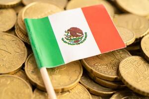 México bandeira em moedas dinheiro, finança e contabilidade, bancário. foto