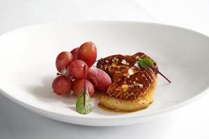 foie gras com refrigerado uvas foto
