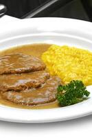 scaloppine al Marsala com açafrão risoto foto