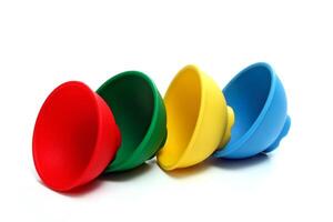 colorida cozinha utensílios para crianças em neutro fundo foto
