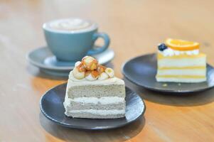 caramelo macadâmia café bolo, café bolo ou macadâmia bolo ou caramelo bolo e laranja e café foto