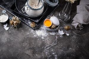 cozimento ingredientes com farinha e ovos foto