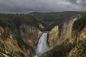 Yellowstone mais baixo cai foto