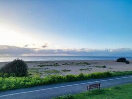 aéreo Visão do Walmer de praia e mar Visão durante nascer do sol, Kent, Inglaterra Unidos reino. abril 21, 2024 foto