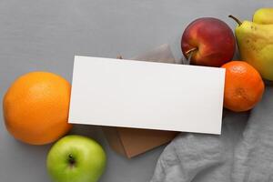 cartão e branco papel brincar harmonizado com fresco fruta, construindo uma visual sinfonia do astuto Projeto e culinária prazer, Onde saudável ingredientes fundir dentro uma festa do vibrante imagens foto