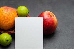 cartão e branco papel brincar harmonizado com fresco fruta, construindo uma visual sinfonia do astuto Projeto e culinária prazer, Onde saudável ingredientes fundir dentro uma festa do vibrante imagens foto