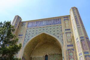 bibi-khanym mesquita dentro samarcanda, uzbequistão. foto