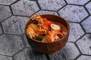 tailandês tradicional tom yum sopa foto