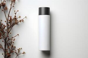 branco metal garrafa com pulverizador boné para Cosmético, perfume, Desodorante ou spray de cabelo em uma branco fundo, topo Visão foto