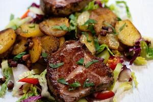 frito carne de porco pescoço bife chamado nobre assado foto