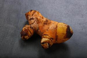 fresco curcuma raiz para cozinhando foto