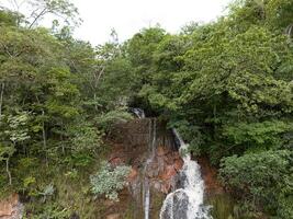 cascata cachoeira Faz socorro natural turista local dentro Cassilândia foto