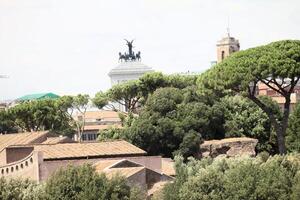 uma Visão do Roma dentro a verão foto