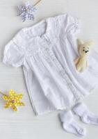 bebê vestir para pequeno, tricotado brinquedo e acessórios. foto