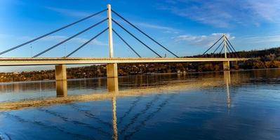 ponte da liberdade em novi sad foto