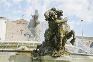 fontana delle naiadi em roma, itália foto