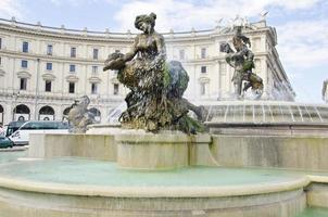 fontana delle naiadi em roma, itália foto