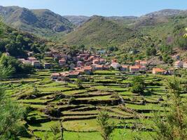 aldeia sistelo em arcos de valdevez, portugal. turismo rural e relaxamento com a natureza. muitas vezes considerada uma das mais belas aldeias de portugal e tem o apelido de pequeno tibete português. foto