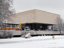 inverno Visão do a história museu do Bósnia e herzegovina dentro sarajevo. construção com arquitetônico importância. foto