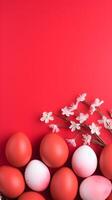 colorida ovos com copyspace em vermelho fundo. Páscoa ovo conceito, Primavera feriado foto