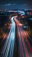 listras do comovente carro luzes contra a pano de fundo do cidade luzes às noite foto