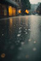 pingos de chuva em a terra dentro uma poça foto