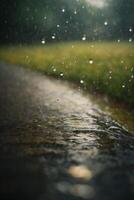 pingos de chuva em a estrada às noite foto