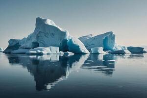 icebergs flutuando dentro a água com uma nublado céu foto