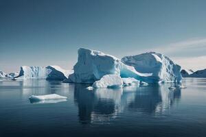 icebergs flutuando dentro a água às pôr do sol foto