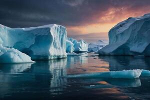 icebergs flutuando dentro a água com Sombrio nuvens foto