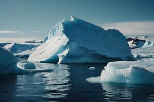 icebergs flutuando dentro a água com Sombrio nuvens foto