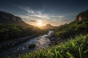 a Sol sobe sobre a montanhas dentro a floresta tropical foto