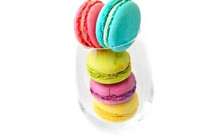 macarons franceses doces e coloridos foto