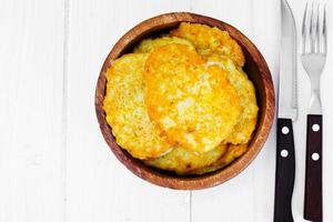 panquecas de batata frita. cozinha bielorrussa e alemã foto