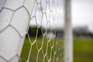 fechar acima do futebol internet dentro estádio. foto