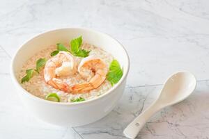 arroz mingau com camarão para café da manhã e saudável Comida foto