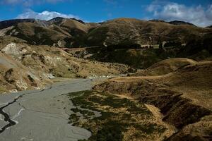 Visão do a vale e a montanhas dentro Kaikoura foto