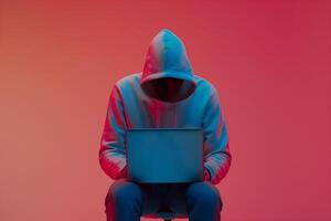 anônimo hacker digitando computador computador portátil. cibercrime, ataque cibernético, Sombrio rede conceito. foto