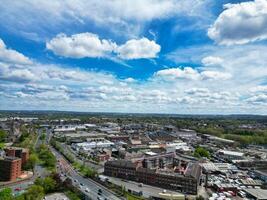 Alto ângulo Visão do Wolverhampton cidade do metropolitano bairro dentro a oeste centro, Inglaterra, Unidos reino. pode 4º, 2024 foto