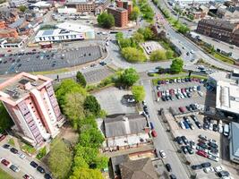 Alto ângulo Visão do Wolverhampton cidade do metropolitano bairro dentro a oeste centro, Inglaterra, Unidos reino. pode 4º, 2024 foto