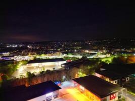 aéreo noite Visão do iluminado Chesterfield cidade Centro, Inglaterra Unidos reino. abril 30, 2024 foto