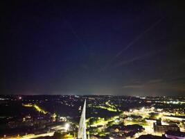 aéreo noite Visão do iluminado Chesterfield cidade Centro, Inglaterra Unidos reino. abril 30, 2024 foto