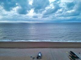 aéreo Visão do Walmer de praia e mar Visão durante nascer do sol, Kent, Inglaterra Unidos reino. abril 21, 2024 foto