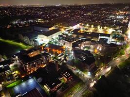 aéreo noite Visão do iluminado Borehamwood central Londres cidade do Inglaterra Unidos reino, abril 4º, 2024 foto