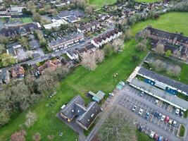 Alto ângulo Visão do Harefield Cidade Londres, uxbridge, Inglaterra. Unidos reino durante pôr do sol. abril 3º, 2024 foto