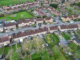 Alto ângulo Visão do Harefield Cidade Londres, uxbridge, Inglaterra. Unidos reino durante pôr do sol. abril 3º, 2024 foto