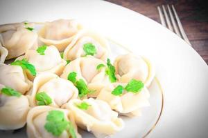 saborosos bolinhos caseiros, pelmeni russo. foto