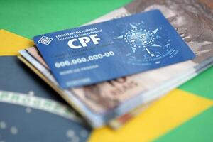 Kyiv, Ucrânia - Outubro 31, 2023 azul cpf cartão documento modelo. a documento garantias autenticidade e integridade dentro eletrônico comunicação entre pessoas dentro Brasil foto